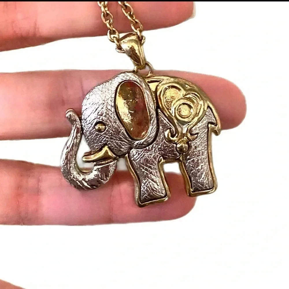 Vintage Silver & Gold Tone Elephant Pendant Necklace 21” Chain